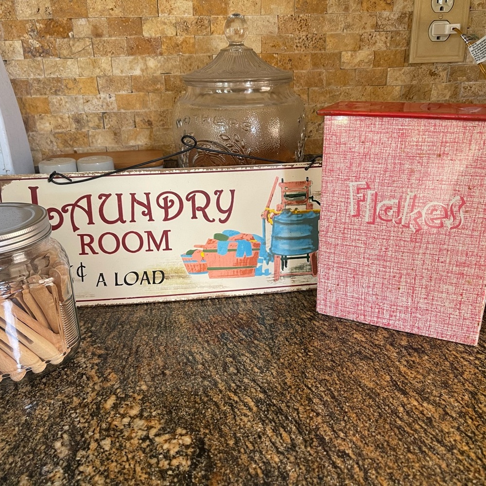Very Rare Red and White Flakes & Suds Storage Tin, Laundry Sign & Jar & clothes